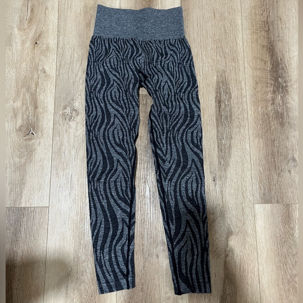 NVGTN leggings. XS.